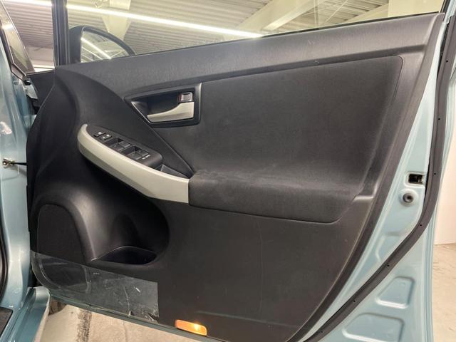 プリウス Ｓ　純正ＨＤＤナビ　バックカメラ　禁煙車　ドラレコ　スマートキー　ＨＩＤヘッド　ビルトインＥＴＣ　純正１５インチアルミ　オートエアコン　Ｂｌｕｅｔｏｏｔｈ　ＣＤ　フルセグ（39枚目）