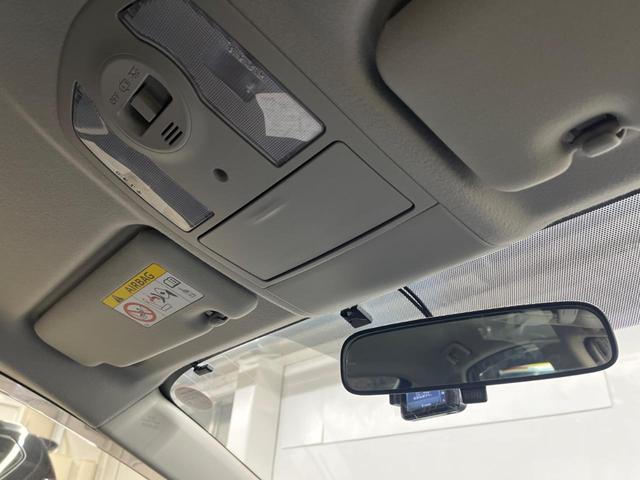 プリウス Ｓ　純正ＨＤＤナビ　バックカメラ　禁煙車　ドラレコ　スマートキー　ＨＩＤヘッド　ビルトインＥＴＣ　純正１５インチアルミ　オートエアコン　Ｂｌｕｅｔｏｏｔｈ　ＣＤ　フルセグ（41枚目）