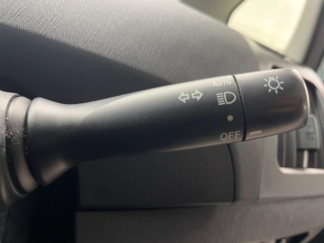 プリウス Ｓ　純正ＨＤＤナビ　バックカメラ　禁煙車　ドラレコ　スマートキー　ＨＩＤヘッド　ビルトインＥＴＣ　純正１５インチアルミ　オートエアコン　Ｂｌｕｅｔｏｏｔｈ　ＣＤ　フルセグ（45枚目）