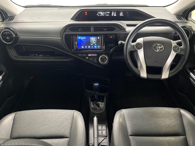 アクア Ｇブラックソフトレザーセレクション　ディスプレイオーディオ　バックカメラ　レザーシート　ＬＥＤヘッド　ＥＴＣ　クルコン　純正１５インチアルミ　オートライト　オートエアコン　Ｂｌｕｅｔｏｏｔｈ　ＣＤ　ＤＶＤ再生（2枚目）