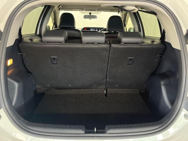 アクア Ｇブラックソフトレザーセレクション　ディスプレイオーディオ　バックカメラ　レザーシート　ＬＥＤヘッド　ＥＴＣ　クルコン　純正１５インチアルミ　オートライト　オートエアコン　Ｂｌｕｅｔｏｏｔｈ　ＣＤ　ＤＶＤ再生（10枚目）