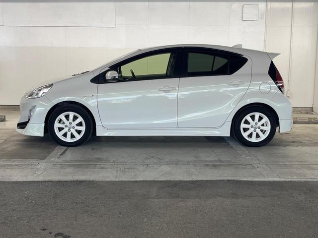 アクア Ｇブラックソフトレザーセレクション　ディスプレイオーディオ　バックカメラ　レザーシート　ＬＥＤヘッド　ＥＴＣ　クルコン　純正１５インチアルミ　オートライト　オートエアコン　Ｂｌｕｅｔｏｏｔｈ　ＣＤ　ＤＶＤ再生（24枚目）