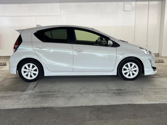 アクア Ｇブラックソフトレザーセレクション　ディスプレイオーディオ　バックカメラ　レザーシート　ＬＥＤヘッド　ＥＴＣ　クルコン　純正１５インチアルミ　オートライト　オートエアコン　Ｂｌｕｅｔｏｏｔｈ　ＣＤ　ＤＶＤ再生（25枚目）