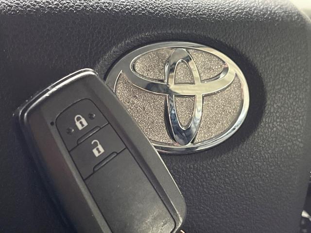 プリウス Ｓ　エアロ　純正ＳＤナビ　バックカメラ　衝突被害軽減システム　レーダークルーズ　ドラレコ　コーナーセンサー　ＬＥＤヘッド　ビルトインＥＴＣ　純正１７インチアルミ　オートハイビーム　オートライト（14枚目）