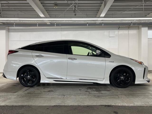 プリウス Ｓ　エアロ　純正ＳＤナビ　バックカメラ　衝突被害軽減システム　レーダークルーズ　ドラレコ　コーナーセンサー　ＬＥＤヘッド　ビルトインＥＴＣ　純正１７インチアルミ　オートハイビーム　オートライト（26枚目）