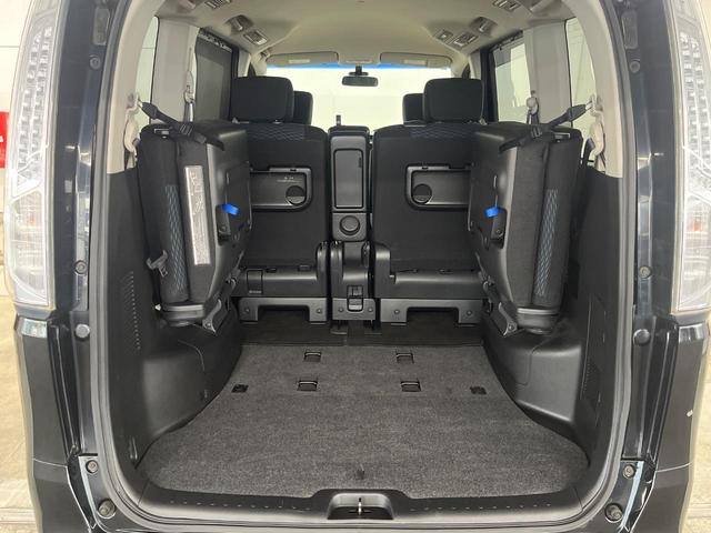 ���i�̂���������ʋ΁A���}���ɏ\���ȉ׎��X�y�[�X���m�ۂ��Ă���܂��B�Z�J���h�V�[�g��|���ƁA�傫�ȉו��̐ύڂ��\�ł���