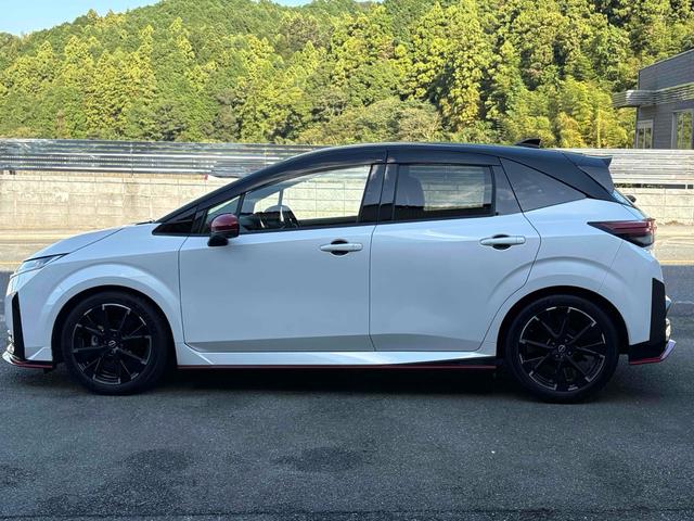 オーラ ニスモ ドライブレコーダー 全周囲カメラ ナビ TV クリアランスソナー オートクルーズコントロール 衝突被害軽減システム アルミホイール オートマチックハイビーム LEDヘッドランプ パワーシート(25枚目)