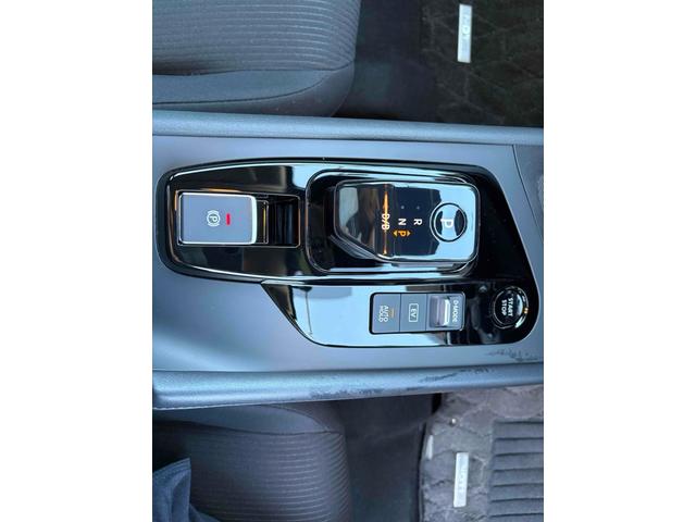 ノート Ｘ　ドライブレコーダー　ＥＴＣ　全周囲カメラ　ナビ　ＴＶ　クリアランスソナー　オートクルーズコントロール　衝突被害軽減システム　アルミホイール　オートマチックハイビーム　オートライト　スマートキー（9枚目）