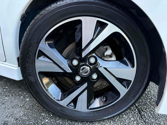 デイズ ハイウェイスター　Ｇターボプロパイロットエディション　ドライブレコーダー　全周囲カメラ　ナビ　ＴＶ　クリアランスソナー　オートクルーズコントロール　オートライト　スマートキー　アイドリングストップ　ベンチシート　ＣＶＴ　ＣＤ　ＤＶＤ再生　ＵＳＢ（26枚目）