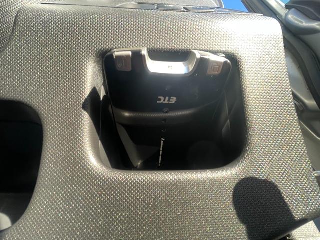 ムーヴ カスタム　ＲＳスマートセレクションＳＡ＆ＳＮ　ＥＴＣ・バックモニター・Ｂｌｕｅｔｏｏｔｈ・ＬＥＤヘッドライト・ウィンカーミラー・ＨＤＭＩ端子・オートライト・プッシュスタート・アイドリングストップ・ターボ・オートエアコン・衝突軽減ブレーキ・純正ナビ（24枚目）