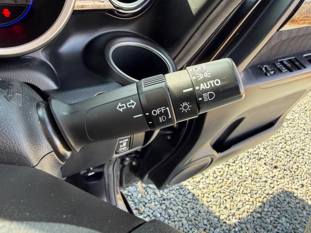 Ｎ－ＢＯＸカスタム Ｇ・Ｌパッケージ　片側パワースライドドア・プッシュスタート・アイドリングストップ・ドアミラーウィンカー・キーレス・オートライト（13枚目）