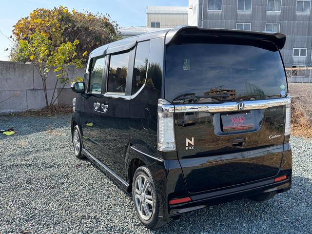 Ｎ－ＢＯＸカスタム Ｇ・Ｌパッケージ　片側パワースライドドア・プッシュスタート・アイドリングストップ・ドアミラーウィンカー・キーレス・オートライト（17枚目）