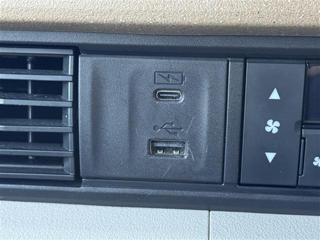 Ｎ－ＢＯＸ ベースグレード　ＨｏｎｄａＳＥＮＳＩＮＧ／車線維持支援／電動パーキングブレーキ／ブレーキホールド／片側電動スライドドア／ＥＴＣ／バックモニター／オーディオリモートコントロール／ナビ・フルセグＴＶ・Ｂｌｕｅｔｏｏｔｈ（32枚目）