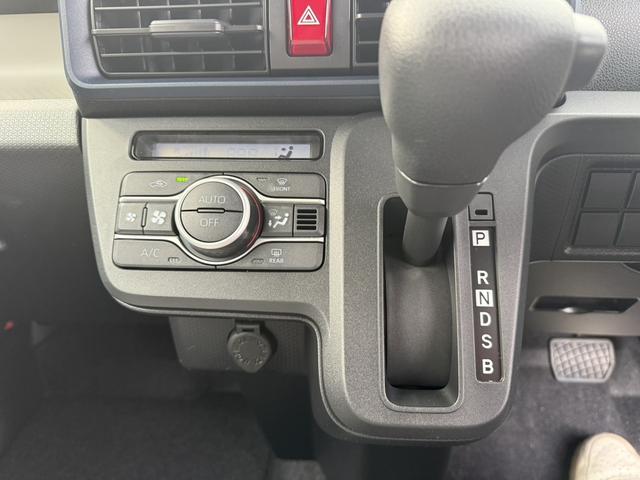 タント Ｌ　両側スライドドア　クリアランスソナー　衝突被害軽減システム　オートライト　ＬＥＤヘッドランプ　スマートキー　電動格納ミラー　ＣＶＴ　盗難防止システム　ＡＢＳ　ＥＳＣ　衝突安全ボディ　エアコン（10枚目）