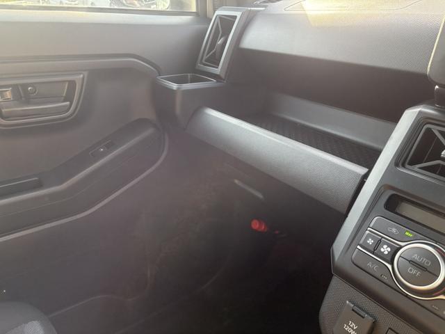 タフト Ｘ　クリアランスソナー　レーンアシスト　衝突被害軽減システム　オートライト　ＬＥＤヘッドランプ　スマートキー　アイドリングストップ　電動格納ミラー　サンルーフ　ＣＶＴ　盗難防止システム　ＡＢＳ　ＥＳＣ（17枚目）