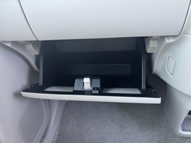 アルトラパン Ｌ　クリアランスソナー　衝突被害軽減システム　オートライト　ＬＥＤヘッドランプ　スマートキー　アイドリングストップ　電動格納ミラー　シートヒーター　ベンチシート　ＣＶＴ　盗難防止システム　ＡＢＳ　ＥＳＣ（17枚目）