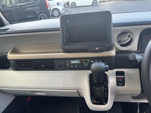 Ｎ－ＢＯＸ ベースグレード　両側スライド・片側電動　クリアランスソナー　オートクルーズコントロール　レーンアシスト　衝突被害軽減システム　オートライト　ＬＥＤヘッドランプ　スマートキー　アイドリングストップ　電動格納ミラー（9枚目）