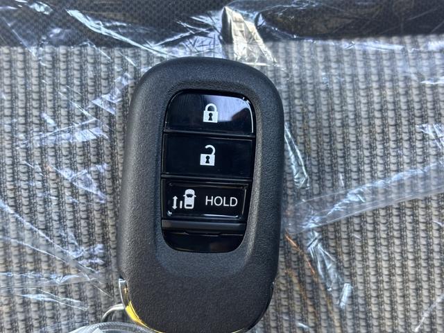 Ｎ－ＢＯＸ ベースグレード　両側スライド・片側電動　クリアランスソナー　オートクルーズコントロール　レーンアシスト　衝突被害軽減システム　オートライト　ＬＥＤヘッドランプ　スマートキー　アイドリングストップ　電動格納ミラー（14枚目）