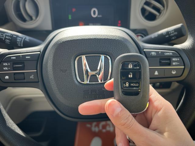 Ｎ－ＢＯＸ ベースグレード　両側スライド・片側電動　クリアランスソナー　オートクルーズコントロール　レーンアシスト　衝突被害軽減システム　オートライト　ＬＥＤヘッドランプ　スマートキー　アイドリングストップ　電動格納ミラー（17枚目）