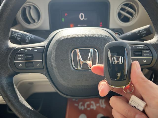 Ｎ－ＢＯＸ ベースグレード　両側スライド・片側電動　クリアランスソナー　オートクルーズコントロール　レーンアシスト　衝突被害軽減システム　オートライト　ＬＥＤヘッドランプ　スマートキー　アイドリングストップ　電動格納ミラー（23枚目）