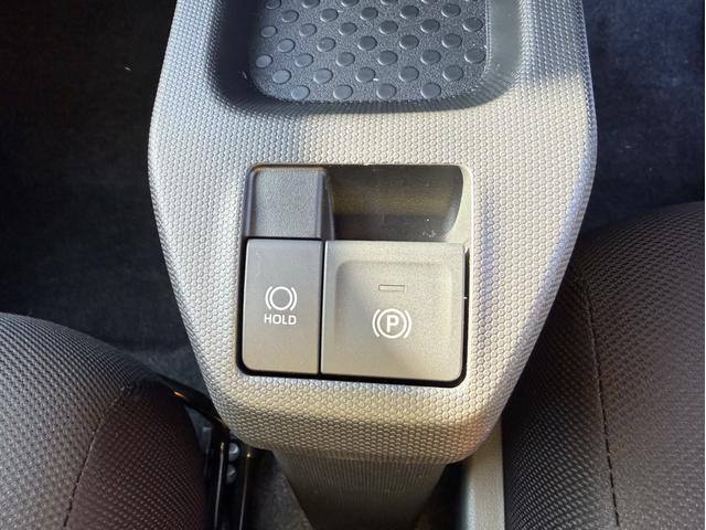 タフト Ｘ　クリアランスソナー　衝突被害軽減システム　オートライト　ＬＥＤヘッドランプ　スマートキー　アイドリングストップ　電動格納ミラー　ＣＶＴ　盗難防止システム　ＡＢＳ　ＥＳＣ　衝突安全ボディ　エアコン（12枚目）