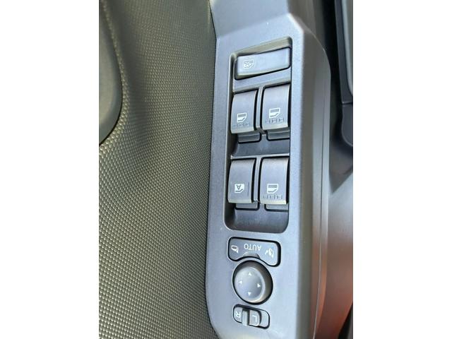 タフト Ｘ　クリアランスソナー　衝突被害軽減システム　オートライト　ＬＥＤヘッドランプ　スマートキー　アイドリングストップ　電動格納ミラー　ＣＶＴ　盗難防止システム　ＡＢＳ　ＥＳＣ　衝突安全ボディ　エアコン（14枚目）