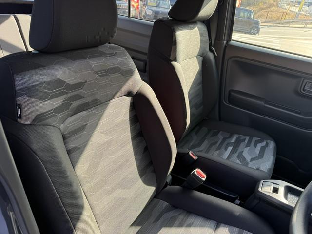 タフト Ｘ　クリアランスソナー　衝突被害軽減システム　オートライト　ＬＥＤヘッドランプ　スマートキー　アイドリングストップ　電動格納ミラー　ＣＶＴ　盗難防止システム　ＡＢＳ　ＥＳＣ　衝突安全ボディ　エアコン（15枚目）