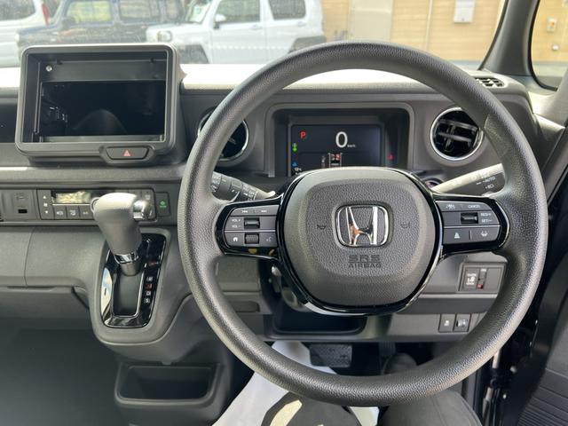 Ｎ－ＢＯＸカスタム ベースグレード　バックカメラ　クリアランスソナー　オートクルーズコントロール　レーンアシスト　衝突被害軽減システム　オートライト　ＬＥＤヘッドランプ　スマートキー　アイドリングストップ　電動格納ミラー　シートヒーター（11枚目）