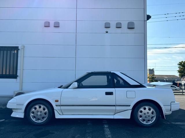 �w���ɂ͓�l�𐌂킹��n�[�g������