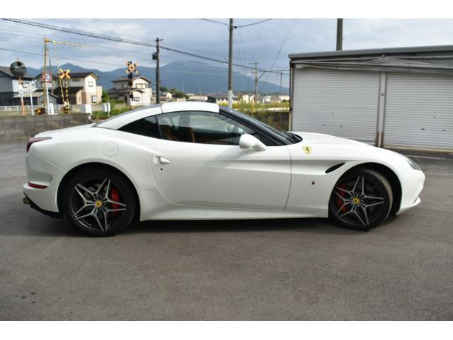 カリフォルニアT ベースグレード スマートキー プッシュスタート ステアリングスイッチ パドルシフト 茶革シート パワーシート オープン バックカメラ(3枚目)