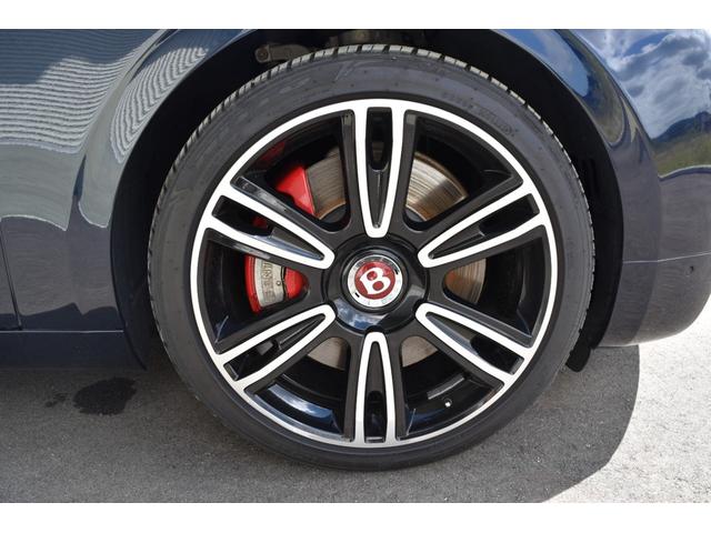 フライングスパー S マリナードライビング ダークサファイアリネン&インベリアルブルーガラス ガラスサンルーフ コントラストステッチLEDアプローチランプ ツートーンカラー スポーツステアリングホイール(10枚目)