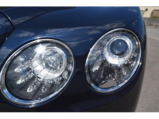 フライングスパー S マリナードライビング ダークサファイアリネン&インベリアルブルーガラス ガラスサンルーフ コントラストステッチLEDアプローチランプ ツートーンカラー スポーツステアリングホイール(21枚目)