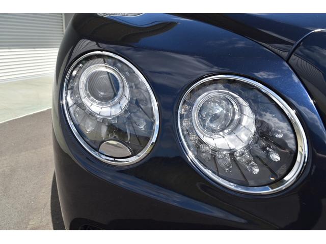 フライングスパー S マリナードライビング ダークサファイアリネン&インベリアルブルーガラス ガラスサンルーフ コントラストステッチLEDアプローチランプ ツートーンカラー スポーツステアリングホイール(22枚目)