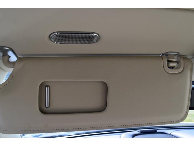 フライングスパー S マリナードライビング ダークサファイアリネン&インベリアルブルーガラス ガラスサンルーフ コントラストステッチLEDアプローチランプ ツートーンカラー スポーツステアリングホイール(46枚目)