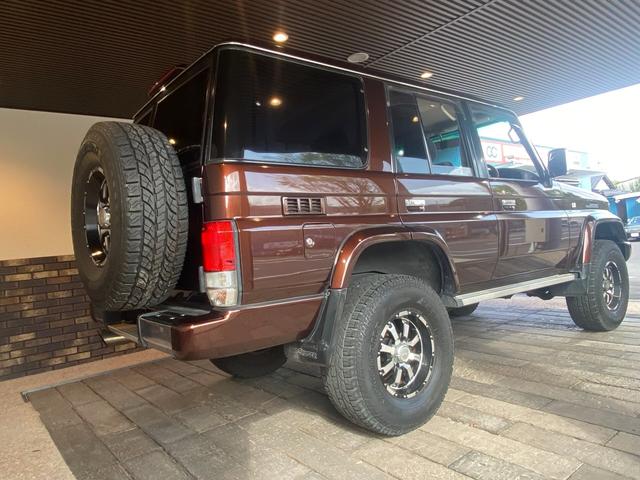 ランドクルーザープラド SXワイド ディーゼルターボ4WD・社外NARDI・社外16インチアルミホイール・ETC・ドライブレコーダー・バックカメラエアコン・パワーウィンドウ(5枚目)