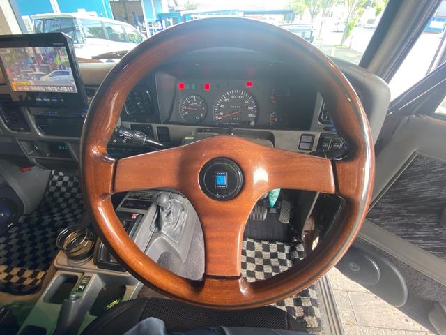 ランドクルーザープラド SXワイド ディーゼルターボ4WD・社外NARDI・社外16インチアルミホイール・ETC・ドライブレコーダー・バックカメラエアコン・パワーウィンドウ(7枚目)