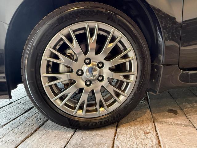 リーフ e+ オーテック 合皮コンビネーション・LEDヘッドライト・純正17インチアルミホイール・シートヒーター・ETC・メモリーナビ・バックカメラ・アラウンドビューモニター・Bluetoothオーディオ・クルーズコントロール(8枚目)