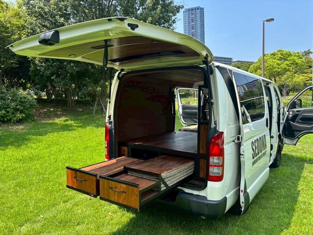 �X���C�h�A�E�g�e�[�u���t���I���ɂ̓x�b�g�}�b�g�����[���Ă���܂�