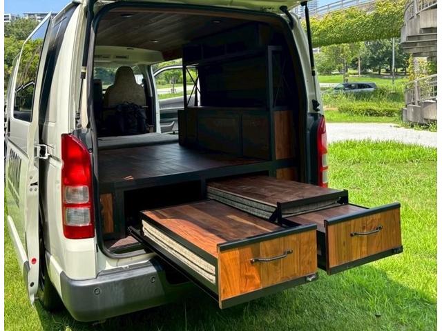 �L�����v�̍ۂ̓e�[�u���Ƃ��ăL�b�`���p�i��R�����Ȃǂ�u���ƕ֗��ł�