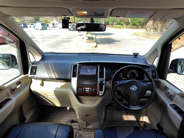 �C���p�l����