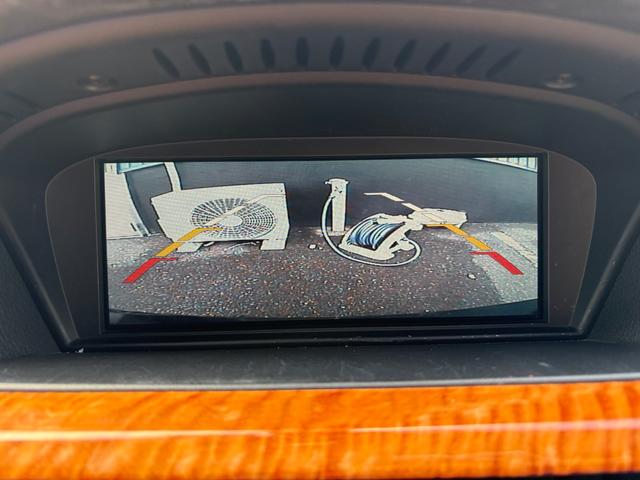 �o�b�N���j�^�[