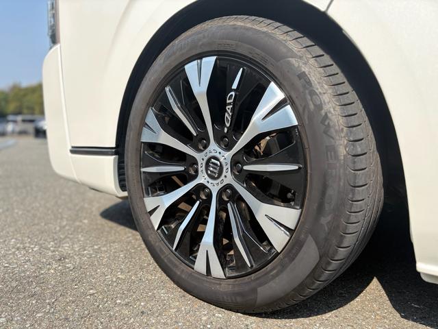 ハイエースバン 　キャンピング　セカンドハウス社製ウイングスプレミアム　プレミアムキャプテンシート　天張りレザー　純正ミラー一体型バックモニター　パワースライドドア　ローダウン　ＤＡＤ１８インチＡＷ　Ｂｌｕｅｔｏｏｔｈ（6枚目）