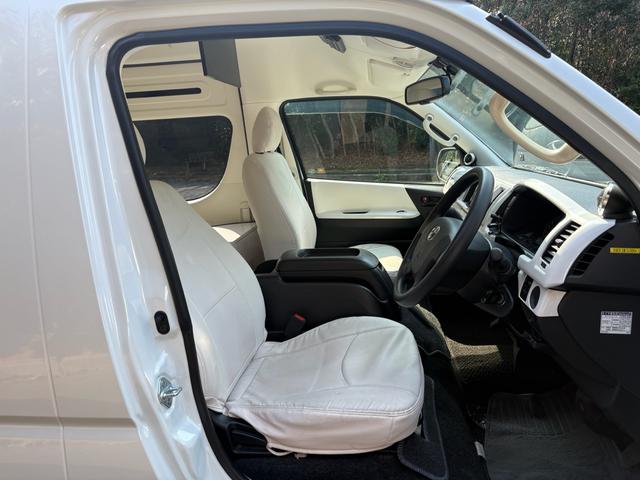 ハイエースバン 　キャンピング　セカンドハウス社製ウイングスプレミアム　プレミアムキャプテンシート　天張りレザー　純正ミラー一体型バックモニター　パワースライドドア　ローダウン　ＤＡＤ１８インチＡＷ　Ｂｌｕｅｔｏｏｔｈ（9枚目）