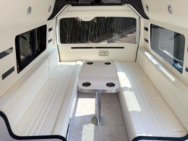 ハイエースバン 　キャンピング　セカンドハウス社製ウイングスプレミアム　プレミアムキャプテンシート　天張りレザー　純正ミラー一体型バックモニター　パワースライドドア　ローダウン　ＤＡＤ１８インチＡＷ　Ｂｌｕｅｔｏｏｔｈ（14枚目）