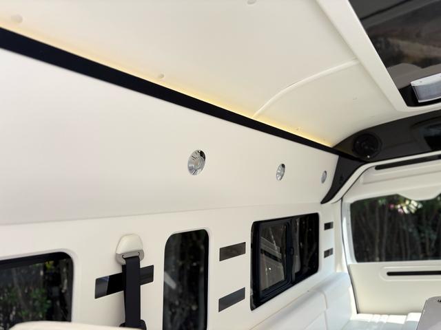 ハイエースバン 　キャンピング　セカンドハウス社製ウイングスプレミアム　プレミアムキャプテンシート　天張りレザー　純正ミラー一体型バックモニター　パワースライドドア　ローダウン　ＤＡＤ１８インチＡＷ　Ｂｌｕｅｔｏｏｔｈ（15枚目）
