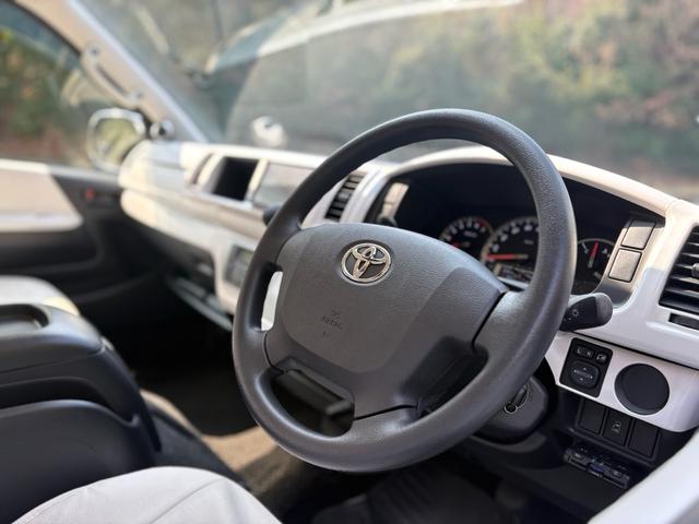 ハイエースバン 　キャンピング　セカンドハウス社製ウイングスプレミアム　プレミアムキャプテンシート　天張りレザー　純正ミラー一体型バックモニター　パワースライドドア　ローダウン　ＤＡＤ１８インチＡＷ　Ｂｌｕｅｔｏｏｔｈ（31枚目）