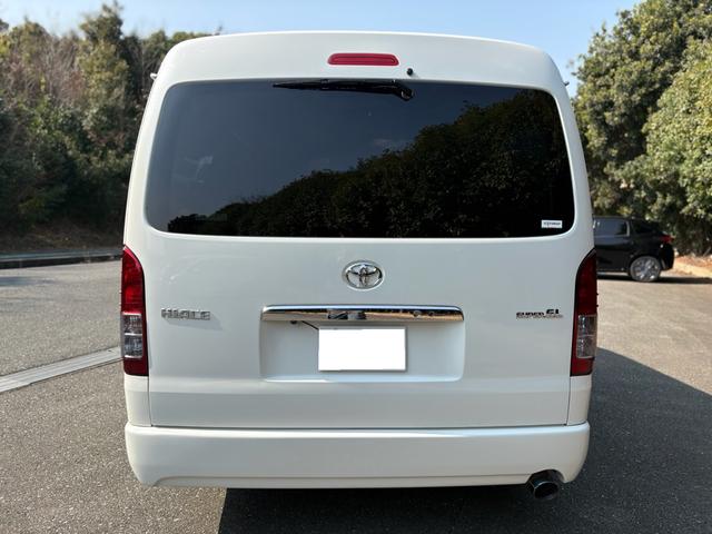 レジアスエースバン スーパーＧＬ　両側パワースライドドア　パナソニックナビ・フルセグＴＶ・バックモニター　リアフリップダウンモニター　８人乗り仕様　フルフラットシート　オーバーフェンダー　社外フロント・サイドエアロ・ボンネット（8枚目）