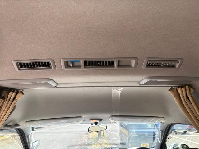 レジアスエースバン スーパーロングワイドDX GLパック ハイルーフ ナッツRVリークキャンピング フルフラットベッド キッチン上部ベッド シンク コンロ アウターシャワー 1000Wインバーター テーブル 換気扇 コンロ バックカメラ 7名乗車 8ナンバー(34枚目)