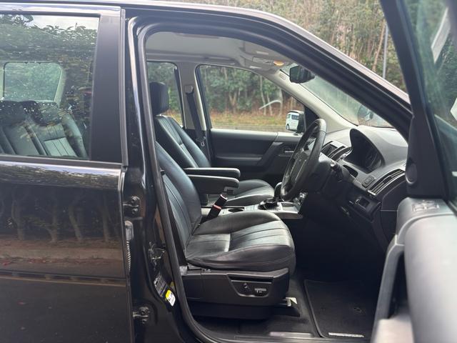 フリーランダー2 2.0 Si4 メリディアンサウンド テレインレスポンス フルタイム4WD ターボ レザーシート クルーズコントロール バックカメラ 電動パーキングブレーキ パワーシート ETC(9枚目)