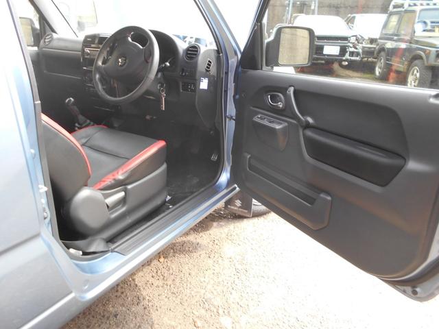 ジムニー クロスアドベンチャー 4WD/キーレスエントリー/シートヒーター/アルミホイール/フロントフォグランプ/エアコン/パワーステアリング/パワーウィンドウ/Wエアバッグ/CD再生(8枚目)